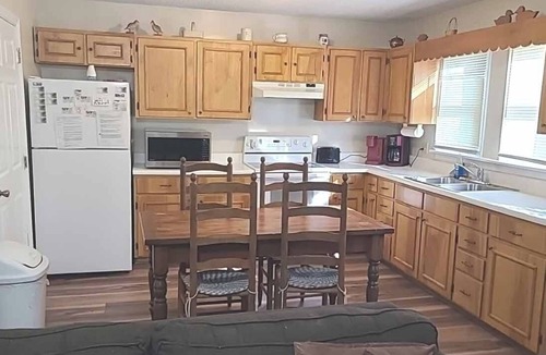 Whittier Cabin | Log Cabin w/Hot Tub near Casino, Cherokee & Bryson City