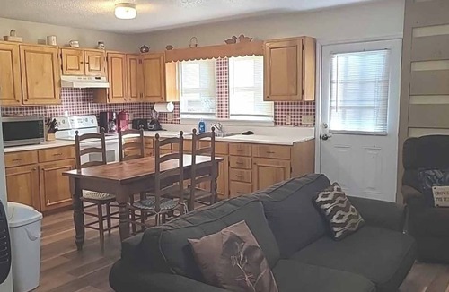 Whittier Cabin | Log Cabin w/Hot Tub near Casino, Cherokee & Bryson City