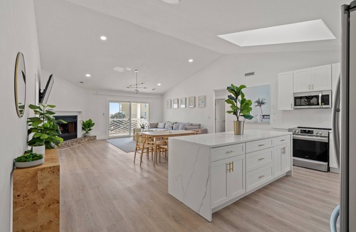 Long Bay Estates Apartment | Long Bay Duplex Upper Unit by the Beach
