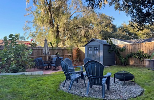 Riverview House | Lotus House - Cozy Getaway near Alafia River