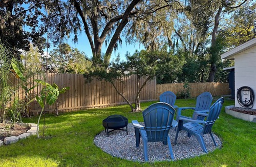 Riverview House | Lotus House - Cozy Getaway near Alafia River
