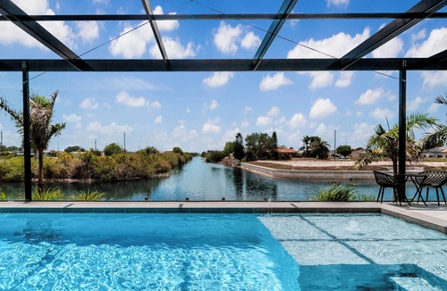 Mariner Villa | Lotus - Modern Waterfront Retreat in Cape Coral – Relax & Explore