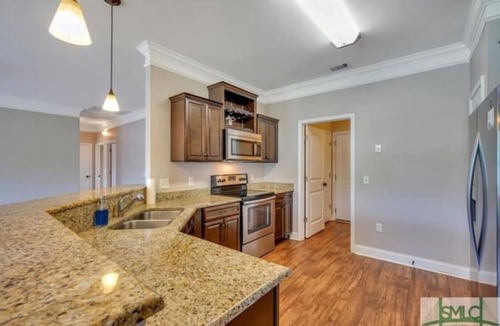 Hinesville House | Lovely 4 Bedroom with Hot Tub - sleeps 8