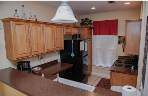 Santee Condo | Lovely Condo w/pool, balcony, and lakeside view!