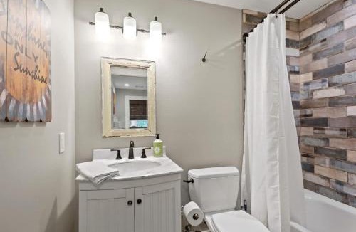 Isle of Hope Historic District House | Lovely Isle of Hope Coastal Studio near Wormsloe
