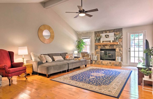 Taylors House | Lovely Mtn Cottage w/ Hot Tub, BBQ & Fire Pit!