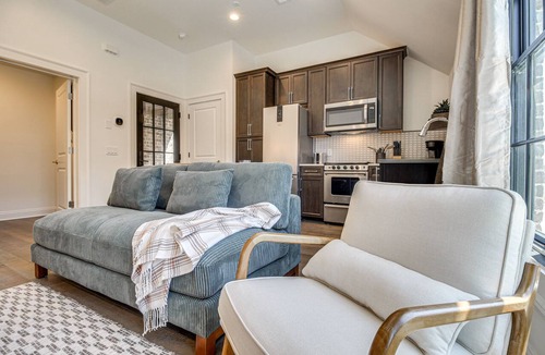 Hitch Village - Fred Wessels Homes Apartment | Lovely Savannah Studio: 1 Mi to Historic District!