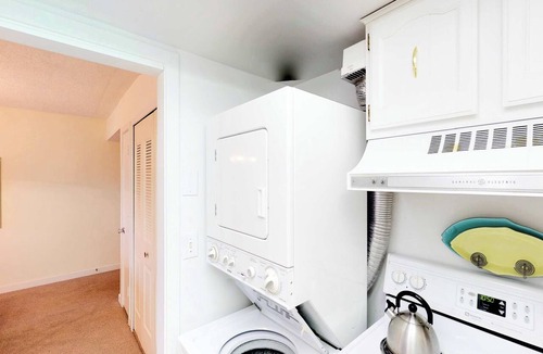South Beach Condo | Lovely villa with central AC, and easy beach access
