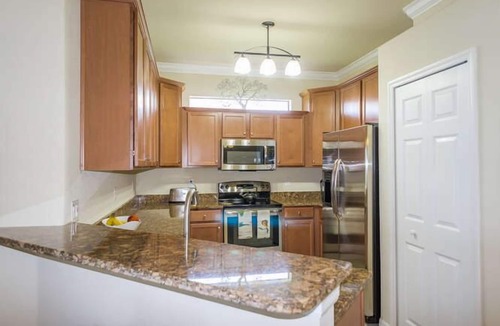 Gran Paradiso Villa | Lovely Water View Villa, Sleeps 4 ~Close to Beaches: Restaurants, Shopping