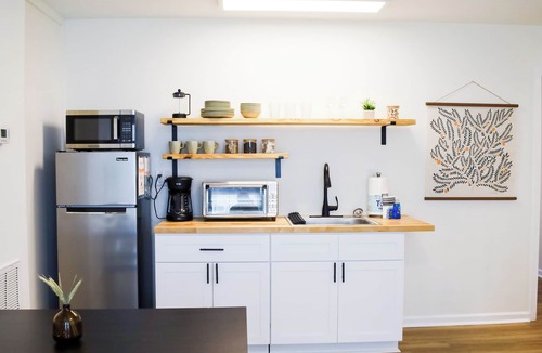 Carolina Beach Apartment | Low Tide: Surf APT, Clean & Cozy, Walk to Beach, Lake & Park