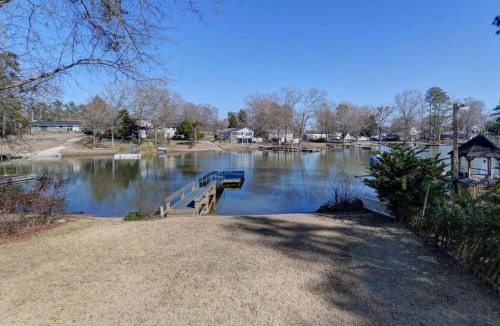 Prosperity House | Lure and Leisure Lakehouse
