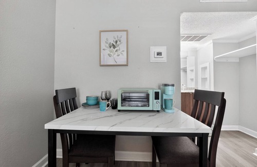 Sheffield Park Apartment | Lux Mins To Atrium Health & Charlotte Airport