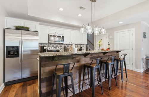 Bluffton House | Luxe Condo in Old Town Bluffton + Elevator + Walkable to everything!