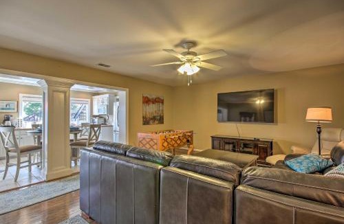 Chapin Apartment | Luxe Lakefront Apartment w/Shared Pool & Dock!
