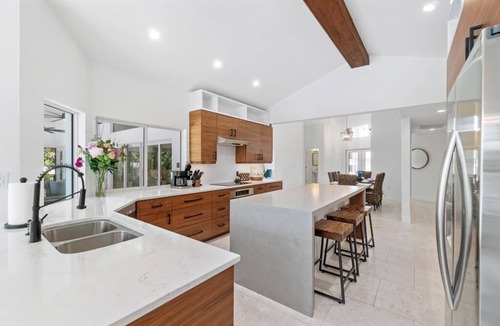 Palm River Estates House | LUXE Lakeside Living w/Pool & Spa, 3 Kings, Grill