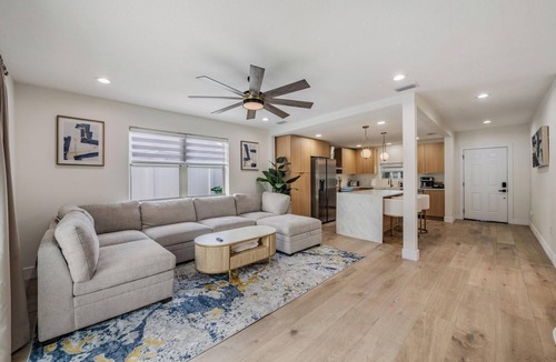 Sun Bay South House | Luxe Modern Retreat w/Resort-Style Pool!