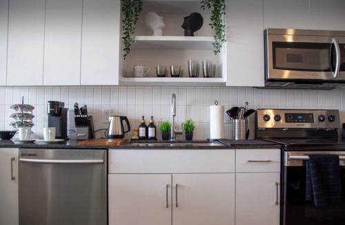 Callahan Apartment | Luxurious 1-bedroom apartment in Downtown Orlando with Pool and Gym access