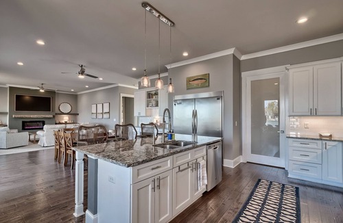Chapin House | Luxurious and spacious 5-bedroom lake house in peaceful Lake Murray