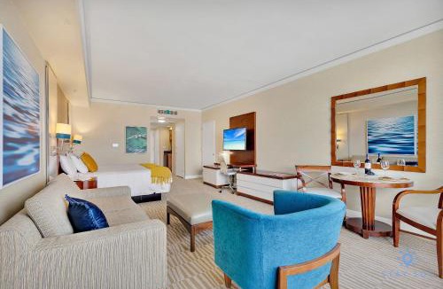 Sunny Isles Beach Hotel | Luxurious Beach Resort Balcony