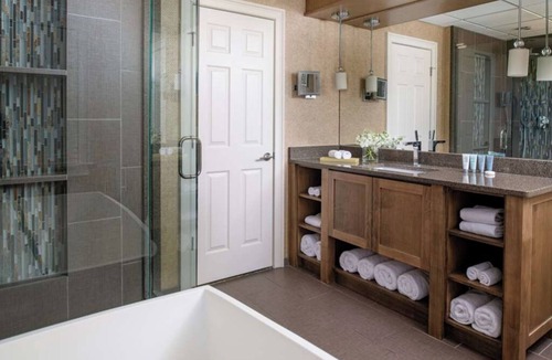 Braselton Hotel | Luxurious Escape at Georgia Wine Country Perfect for Spa Pampering