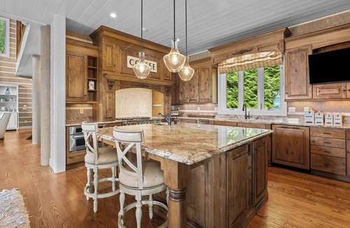 Glenville House | Luxurious Mtn Retreat w/Lake Glenville Views!