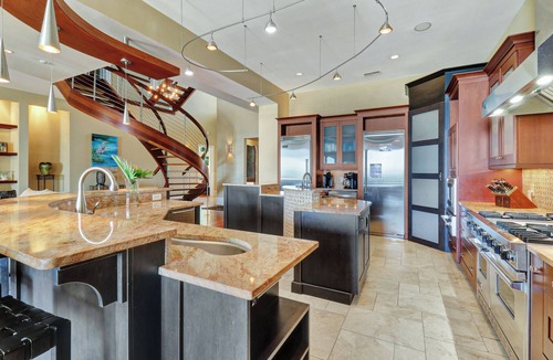 Sea Pines House | Luxurious oceanfront home with private pool with spa