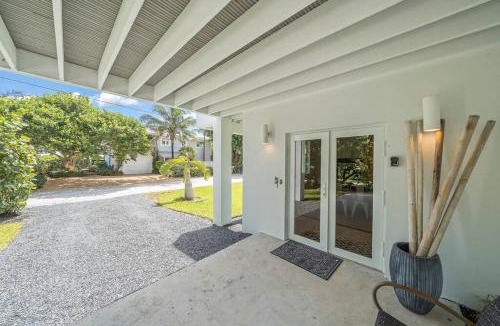 Summerplace House | Luxurious Retreat At The Whispering Palms