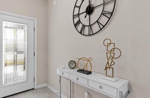 Balm House | Luxurious Tampa Bay Area Home in Serene Community!