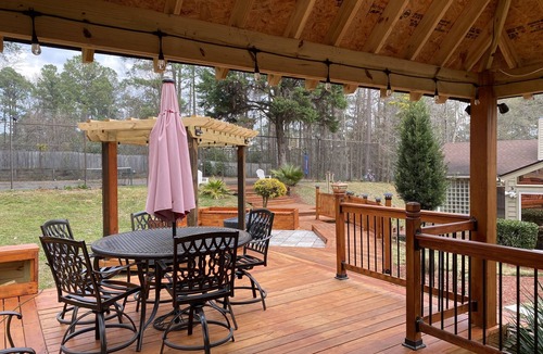 Evans House | Luxurius 5 bedroom/5 bath home perfect for entertaining and great for Masters