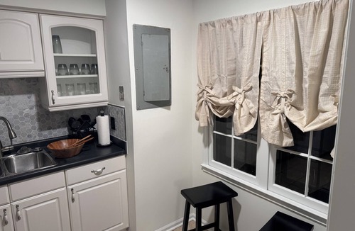 Cary House | Luxury 2-bedroom townhome in the Heart of Cary offering WiFi, AC in Unit .
