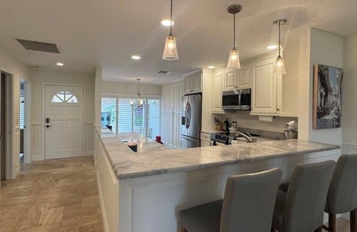 Gleneagles Villa | Luxury 2-bedroom villa 10 minutes from downtown. Pet friendly!