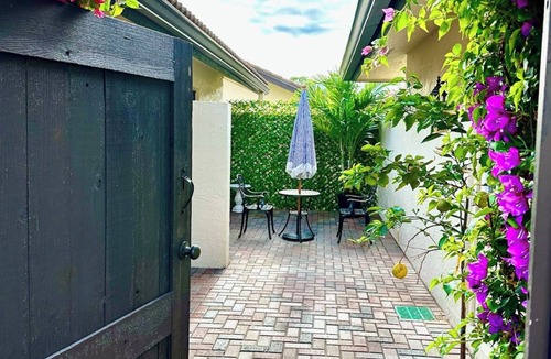 Gleneagles Villa | Luxury 2-bedroom villa 10 minutes from downtown. Pet friendly!