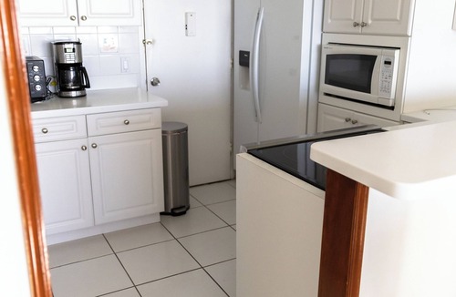 Hollywood South Central Beach Condo | Luxury 2-bedrooms beach condo in Hollywood Beach with direct ocean view, Publix