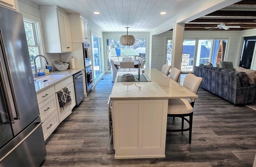 Clayton House | Luxury 3/3 Lake Burton Stay in Charming Clayton, GA!