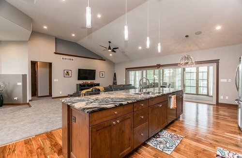 Cedar Rapids House | Luxury 3-Bed VRBO in Cedar Rapids, IA! Sleeps 10. Book Now!