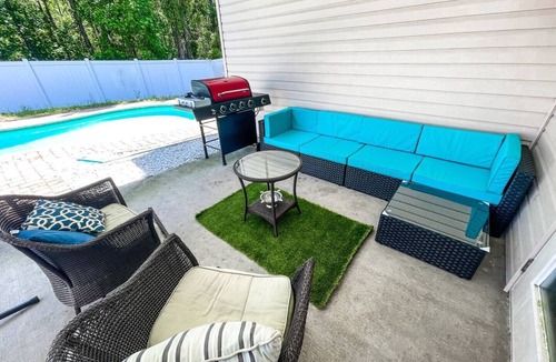 Westside House | Luxury 4BR Pool Retreat Taste of Britain