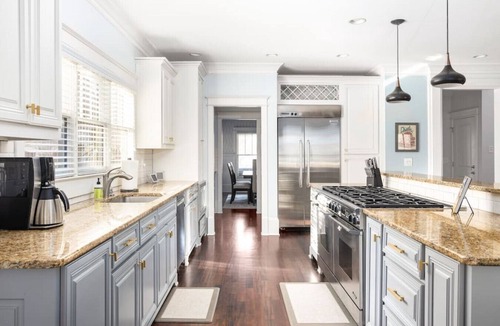 East Side House | Luxury 6-Bedroom Home in Prime Decatur Neighborhood, Near DT ATL