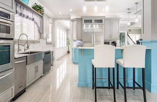 Thornton Park House | LUXURY 6000 sqft Mansion Downtown Orlando 6BR/5BA SLEEPS 14 Arcade Rooftop Deck