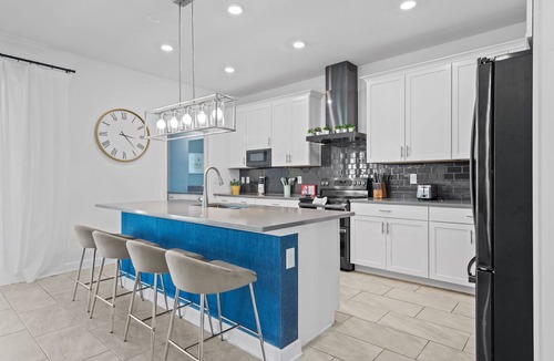Melbourne Beach House | Luxury 6BR house w/Pool & BBQ Near the Beach