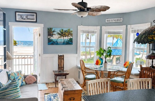 Hollywood Villa | Luxury Beach Side Villa - Heated Pool on the Beach