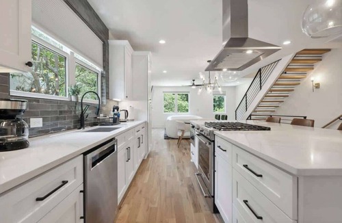 Biddleville House | Luxury Build - King Beds - Minutes to Uptown