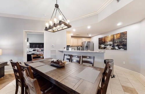 Gatlinburg Condo | Luxury condo steps from downtown with hot tub, pool, & free attraction tickets