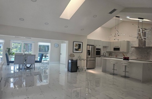 Palm Beach Gardens House | Luxury entire 4-bedroom house with Pool & Spa,Palm Beach Gardens.close to ocean,