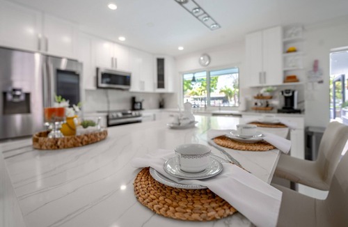 Coral Ridge Isles House | Luxury Fort Lauderdale Waterfront Home Heated Pool Game Room Park