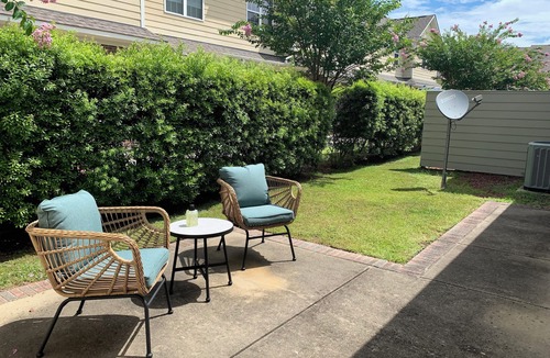 Fayetteville House | Luxury Gated Retreat Near Fort Bragg – Spacious 2BR with Garage