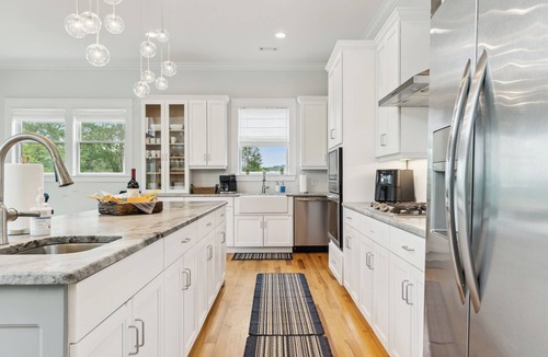 Six Mile House | Luxury Home - Lake Keowee - Quiet Cove W/Private Dock Near Clemson U.