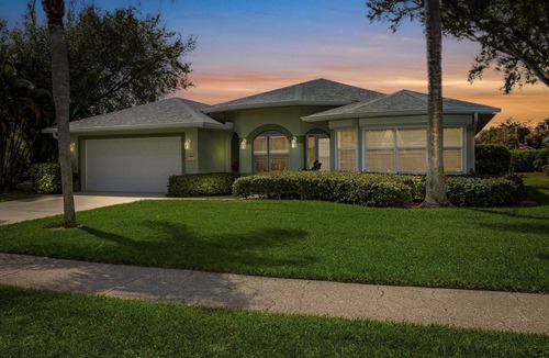 Crown Pointe House | Luxury home with pool in Naples, FL, minutes from Downtown 5th Ave & Beaches