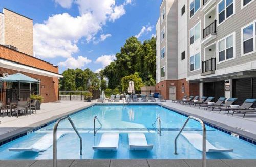 East Raleigh Apartment | Luxury Living 5 Min From Downtown