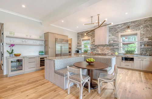 Vanderhorst Plantation House | Luxury Marshfront Retreat with pool and 4 king suites