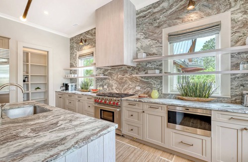 Vanderhorst Plantation House | Luxury Marshfront Retreat with pool and 4 king suites